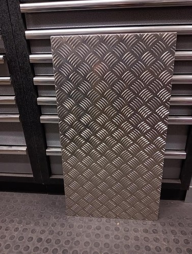 Aluminium tread chequer plate - aluminium,