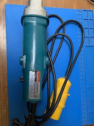 Makita da3000r angle - drill,