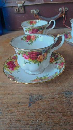 Royal albert old country roses - albert,