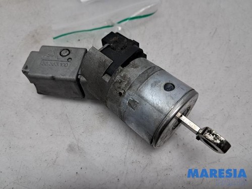 Lock cylinder for ignition