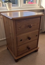 Vintage Solid Pine Bedside Cabinet 3 Drawer Side Table Chest Of Drawers. ( S )
