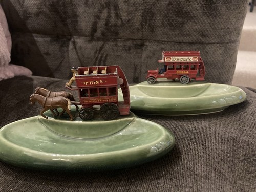 Wade lesney ashtrays - 2, x