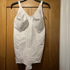 NEW WITH TAGS  SHAPING BODY