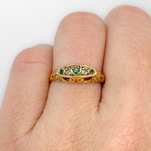 Gold ring emerald - gold,