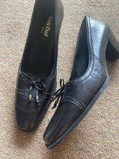 Van Dal leather court shoes
