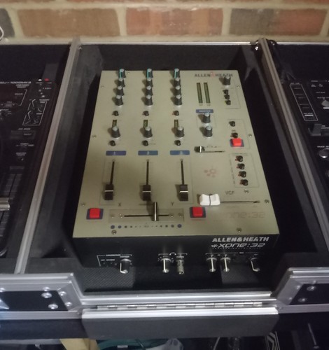 Allen heath xone 32 mixer - allen,