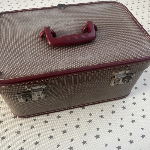 Vintage train vanity - vintage, /