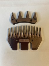 Sheep / cattle shearing combs