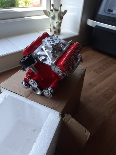 Model engine resin - v8, in