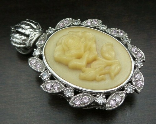 Vintage european pompoos - vintage,