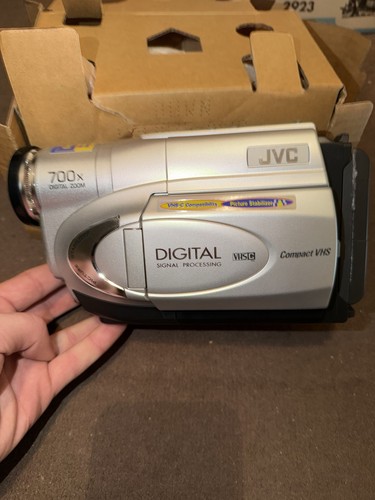 Jvc compact vhs camcorder - compact,
