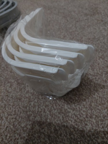 Pieces bed sheet holders - 4,
