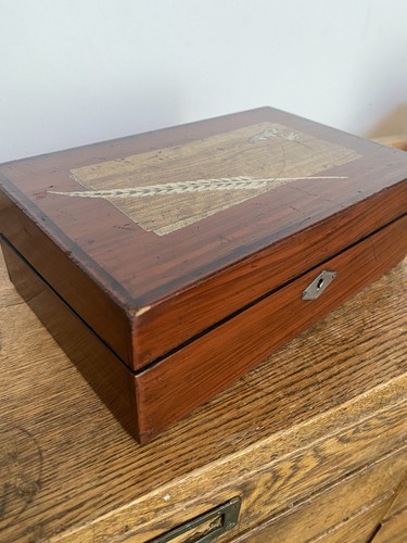Small wooden antique vintage - wooden,