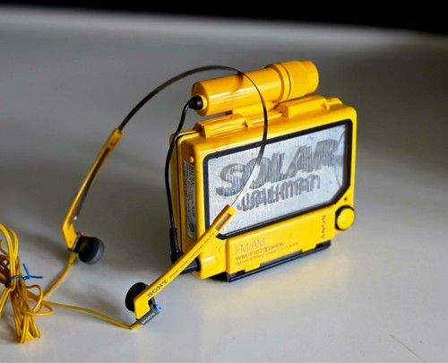 Sony f107 solar sports - sony,