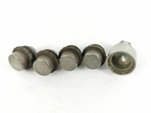 Locking wheel nuts with - locking,