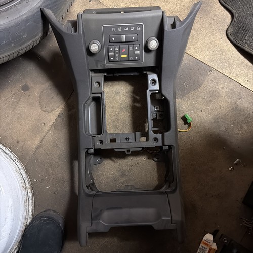 Discovery centre console - 4,