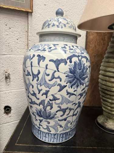 Chinese blue white - chinese, lidded