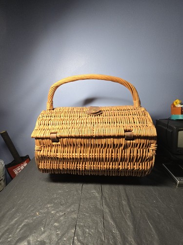 Picnic time wicker barrel - time,