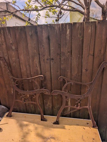 Cast iron bench - cast, (lot