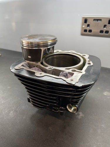 Bsa goldstar piston and - goldstar, barrel