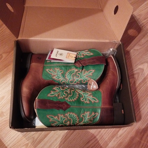 Ariat round square toe - round, up