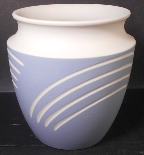 Wedgwood symmetry pale blue - ,