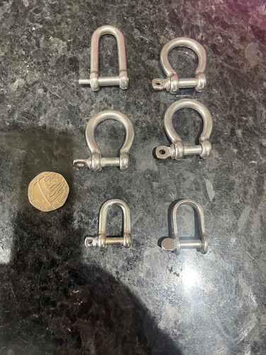 Sailing dinghy shackles job