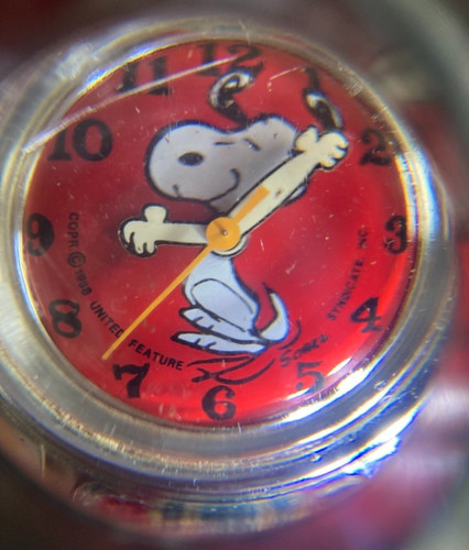 Vintage snoopy red mechanical - red,