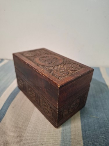 Beautiful wooden playing card - wooden,