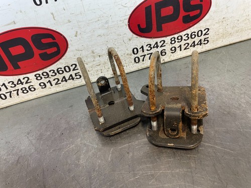 Pair rear spring plates - spring, u