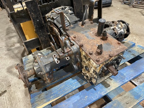 Front drive axle - , /
