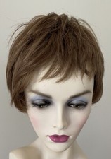 Ladies Short Wig In Light