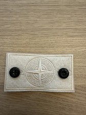 Stone Island  badge + 2 buttons New Beige , sent by Royal mail 48
