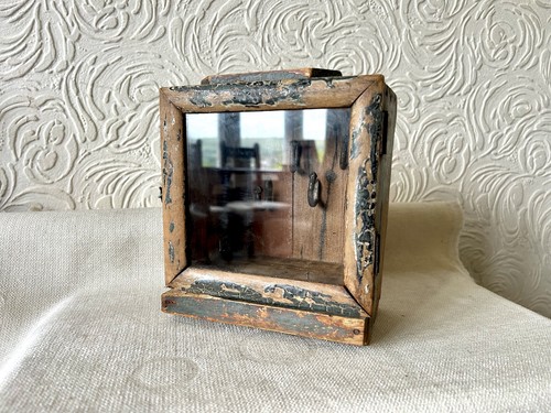 Antique indian wooden - key, box
