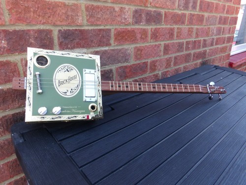 String homemade fretted - string,