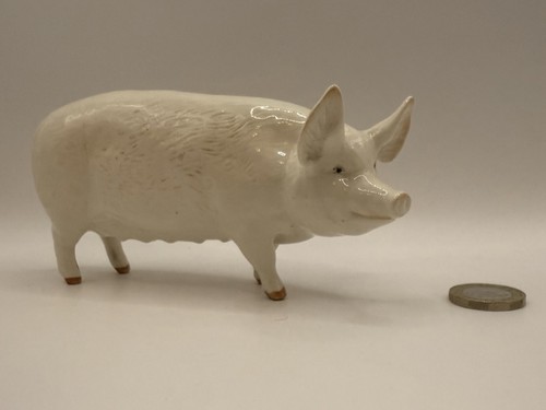 Beswick sow wall - ‘ch., queen