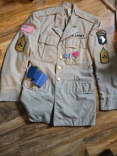 Uniform USA army Airborne Paul R. Allen Silver star, Bronze star, flying cross