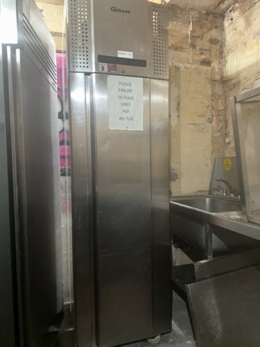 Gram commercial upright fridge - commercial,