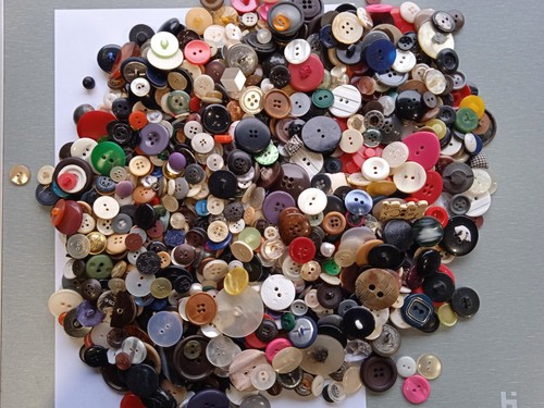 Vintage buttons job lot - buttons,