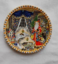 Royal Worcester Night Before Christmas Sue Scullard Plate Santa Delivering Gifts