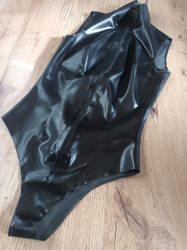 Latex rubber gummi black body - rubber,