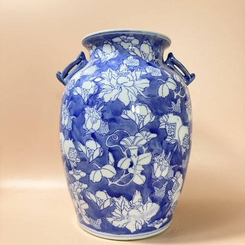 Chinese blue white - white, lidded