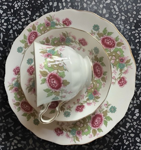 Fine bone china trio - bone,