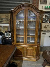 Beautiful carved wooden walnut - carved,