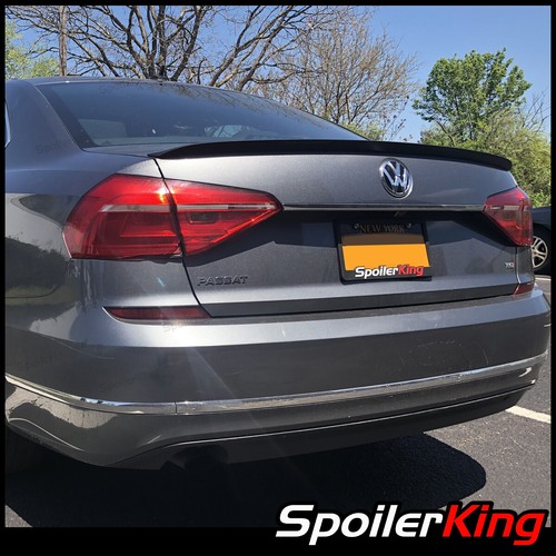 Style rear trunk lip - m3,