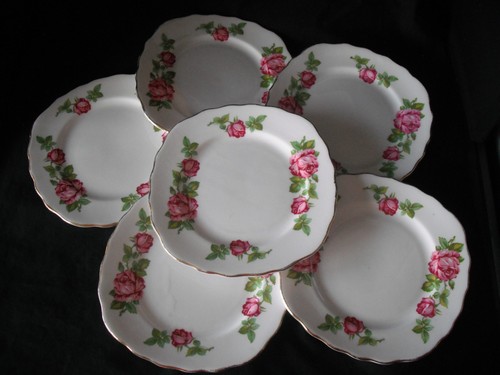 Royal vale pink roses design - vale,