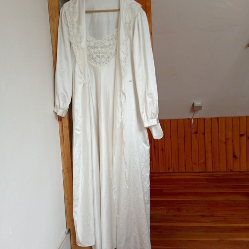 Vintage lacey satin effect - satin,