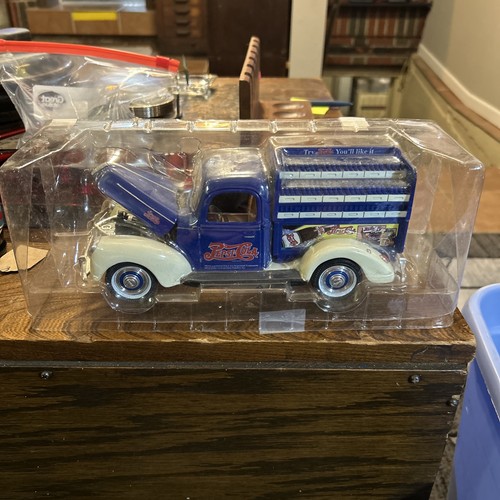 Pepsi blue white diecast - &,
