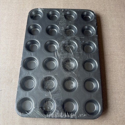 The pampered chef mini - 24,