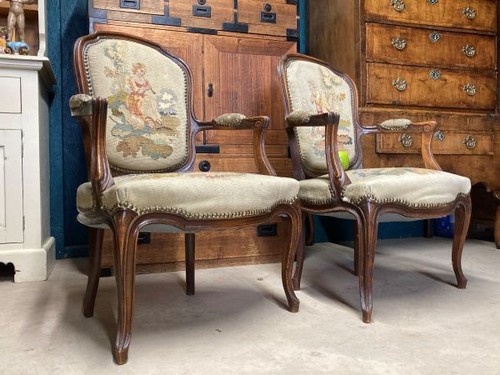 Charming pair french - a,